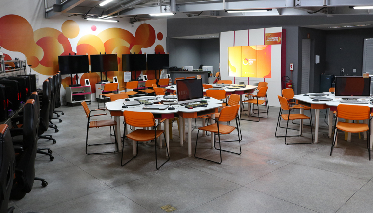 Espaço multiuso com equipamentos com alta conexão de internet, consoles de games, gruta interativa e muito mais!